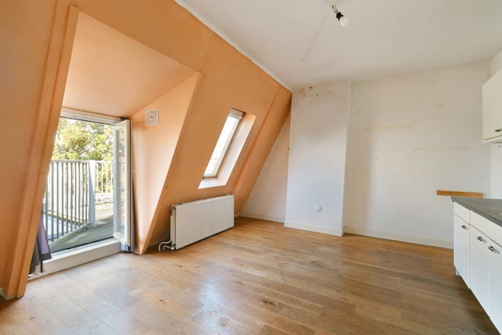 Photo 3 of Brederodestraat 94-4