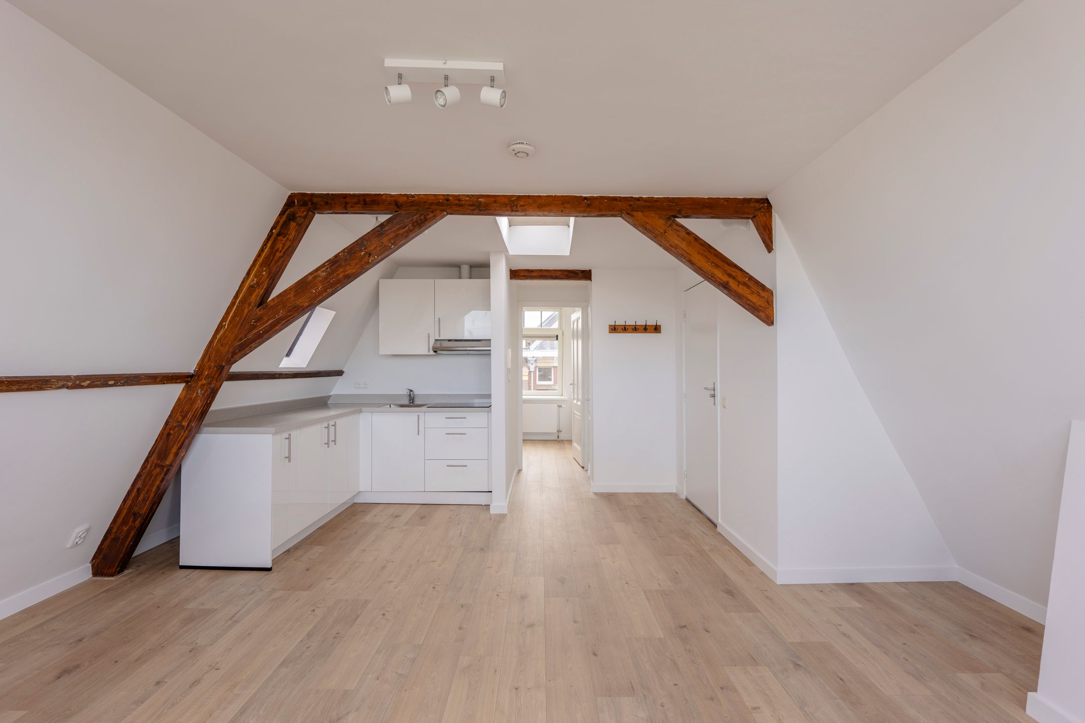 Photo 6 of Weimarstraat 281-D