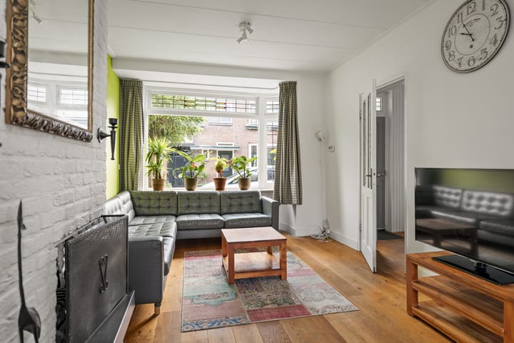 Photo 4 of Leliestraat 17