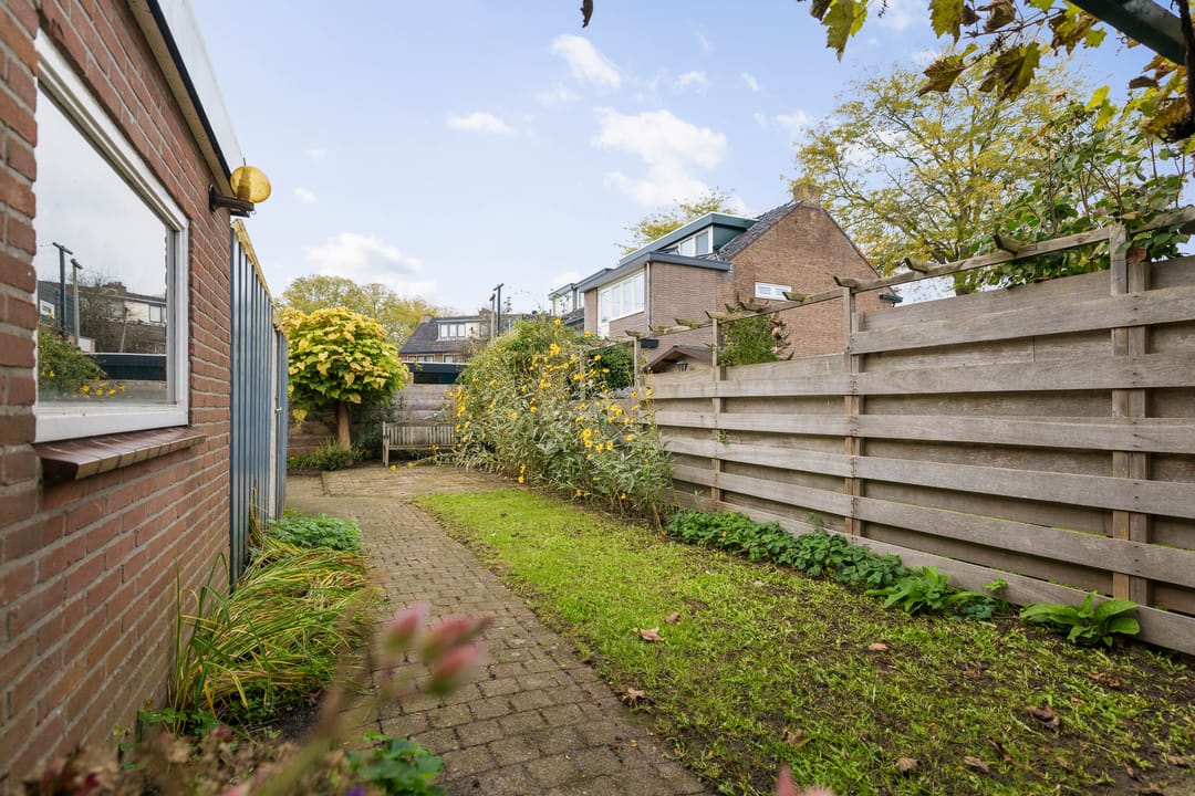 Photo 28 of Leliestraat 17