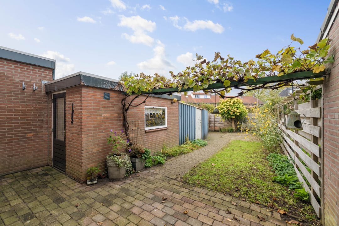 Photo 26 of Leliestraat 17