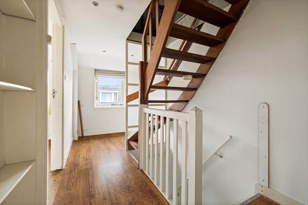 Photo 22 of Leliestraat 17