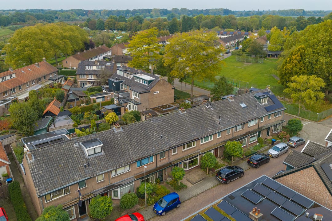 Photo 32 of Leliestraat 17