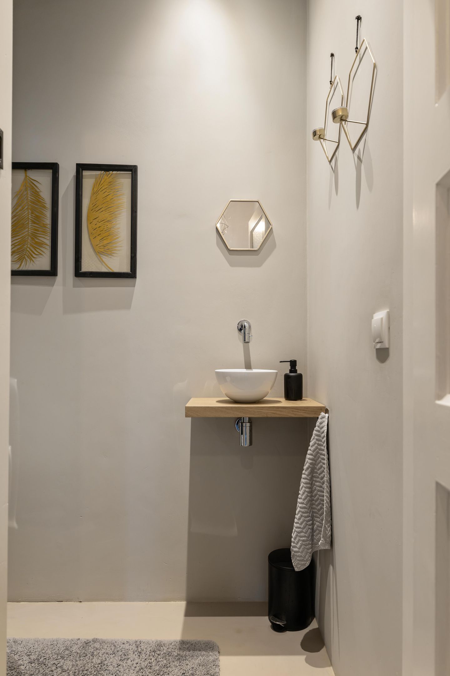 Photo 19 of Van Hamelstraat 13