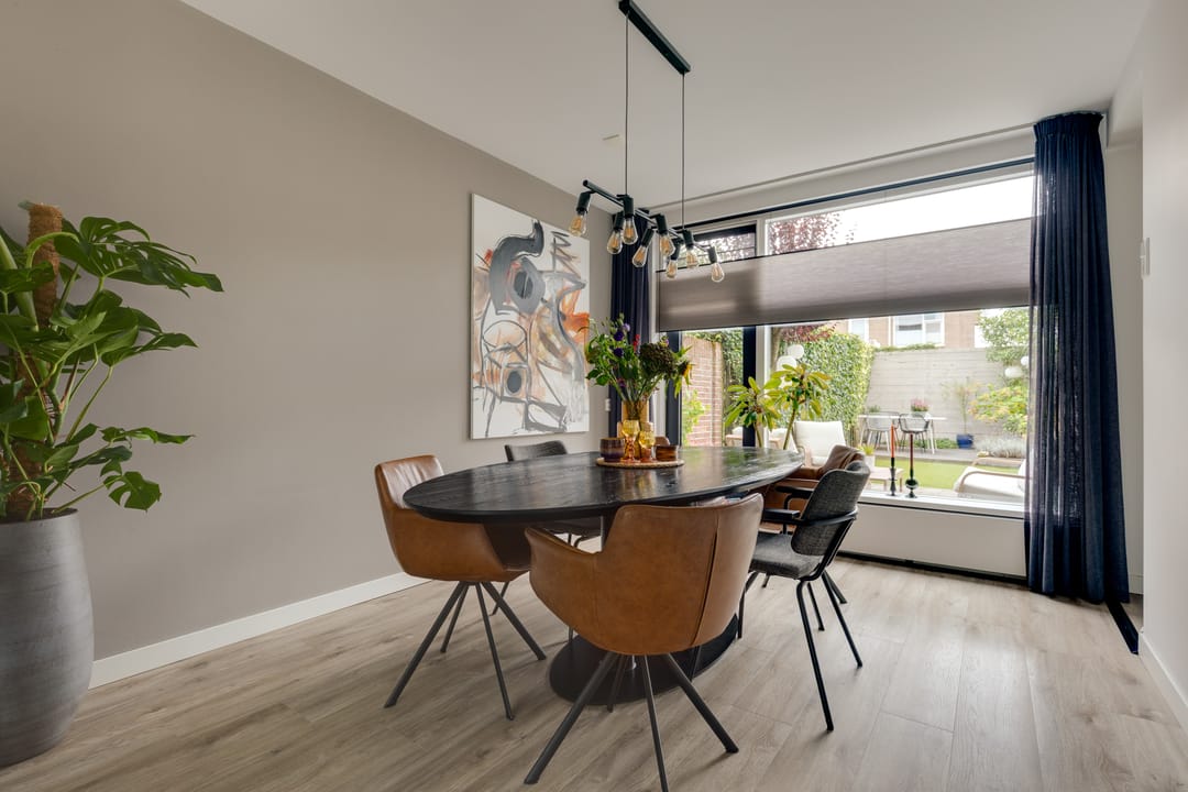 Photo 11 of Carry van Bruggenstraat 6