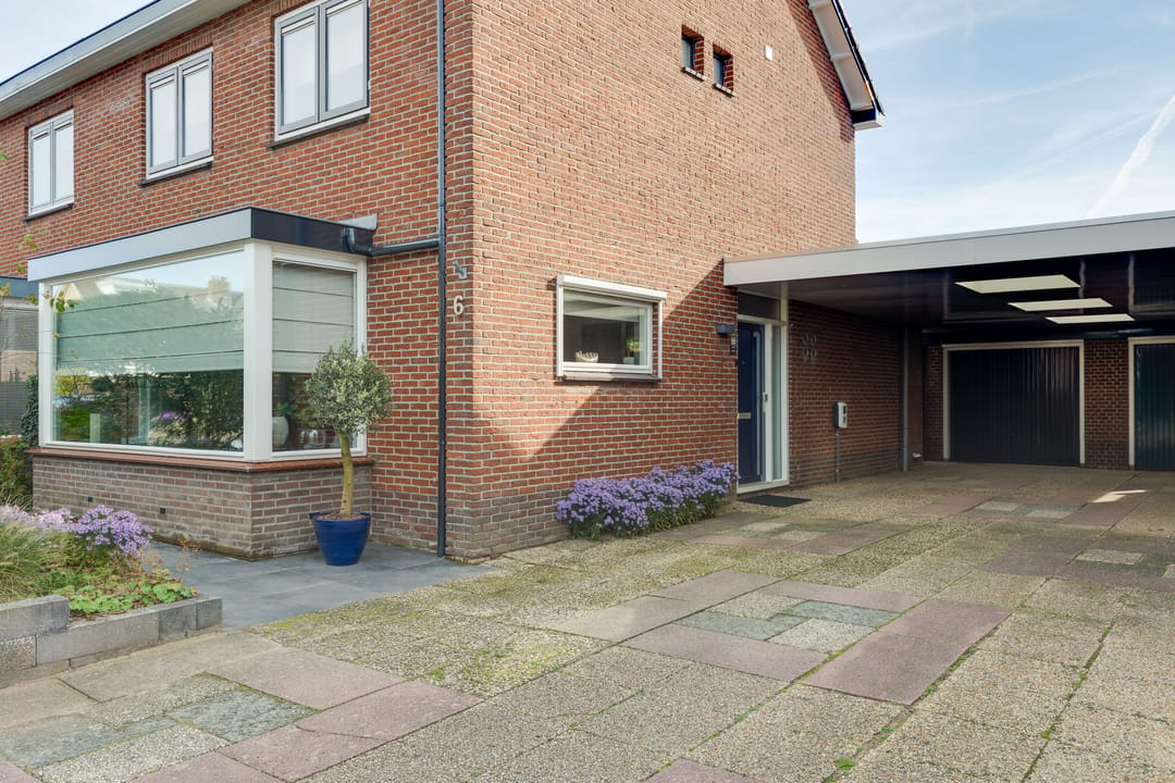 Photo 53 of Carry van Bruggenstraat 6