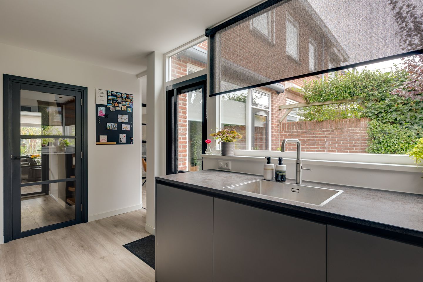 Photo 19 of Carry van Bruggenstraat 6