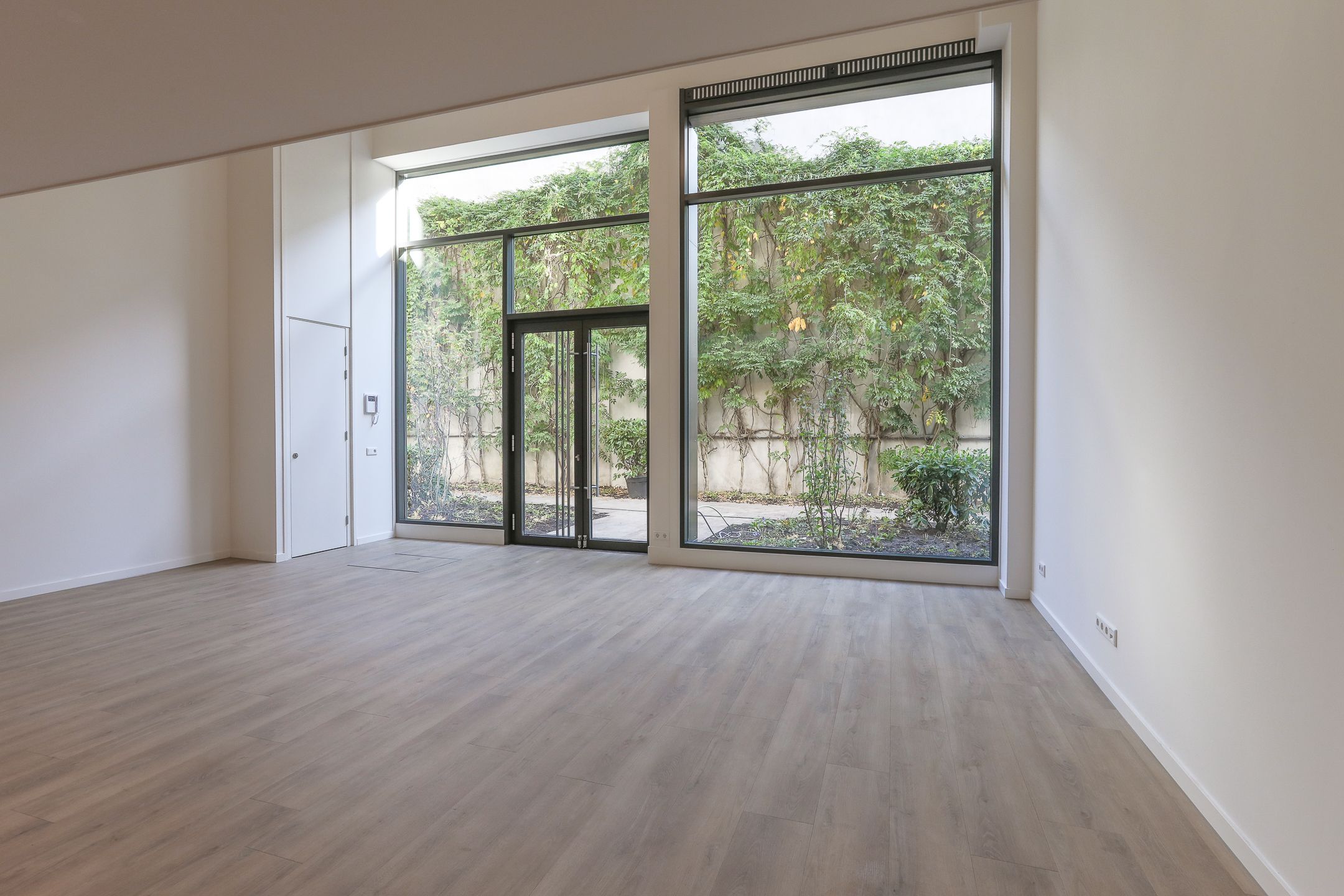 Photo 12 of Pieter Vreedestraat 15