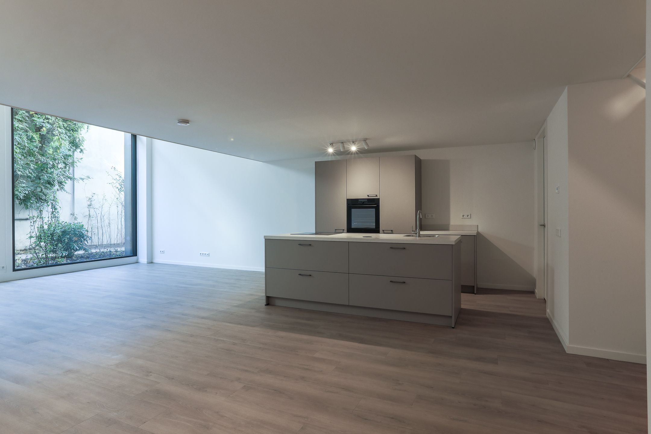 Photo 9 of Pieter Vreedestraat 15