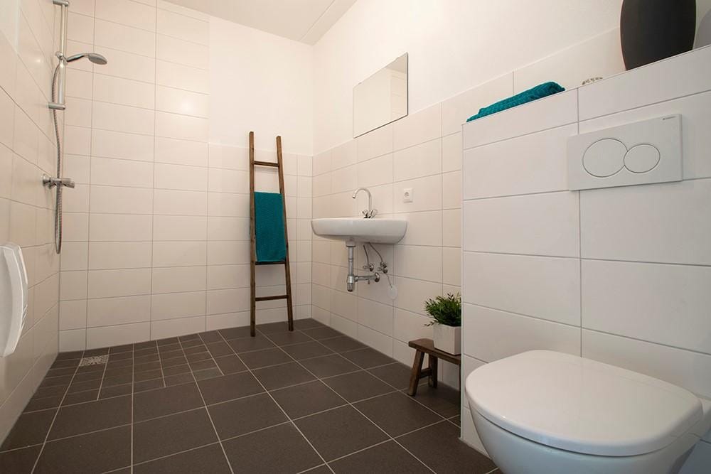 Photo 10 of Meuserstraat 73