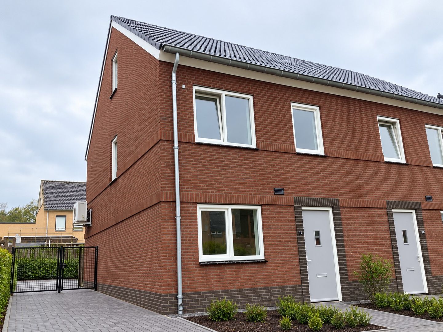 Foto 1 van Meuserstraat 73