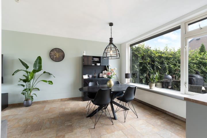 Tussenwoning te koop: De Wieken 90, Zevenbergschen Hoek (Gem. Moerdijk)