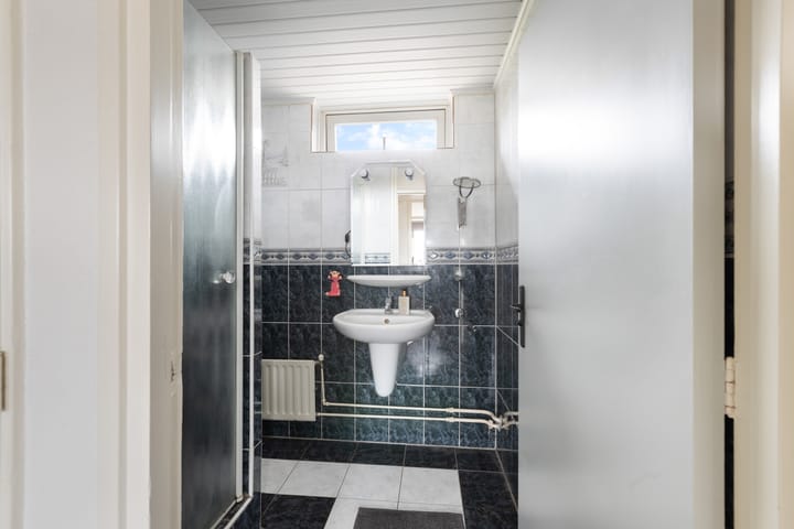 Tussenwoning te koop: De Wieken 90, Zevenbergschen Hoek (Gem. Moerdijk)