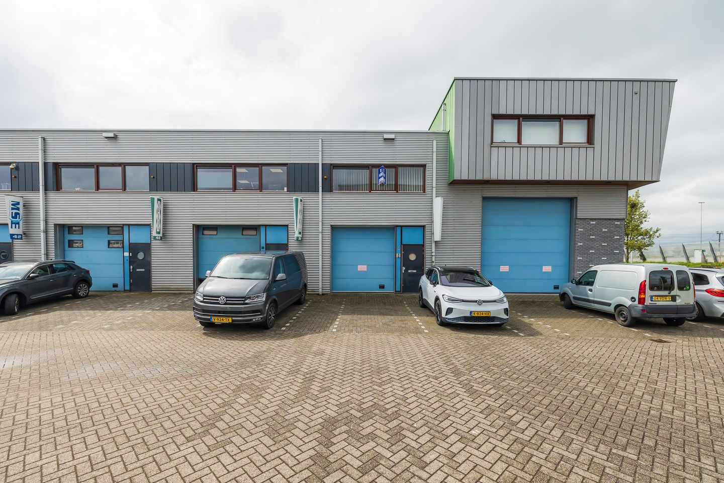 Bekijk foto 1 van Veenderveld 36