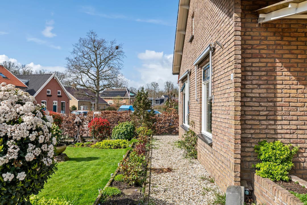 Photo 37 of Jeudestraat 18