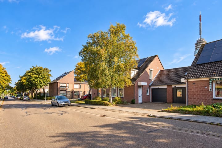 Tussenwoning te koop: Hertenerweg 48, Roermond