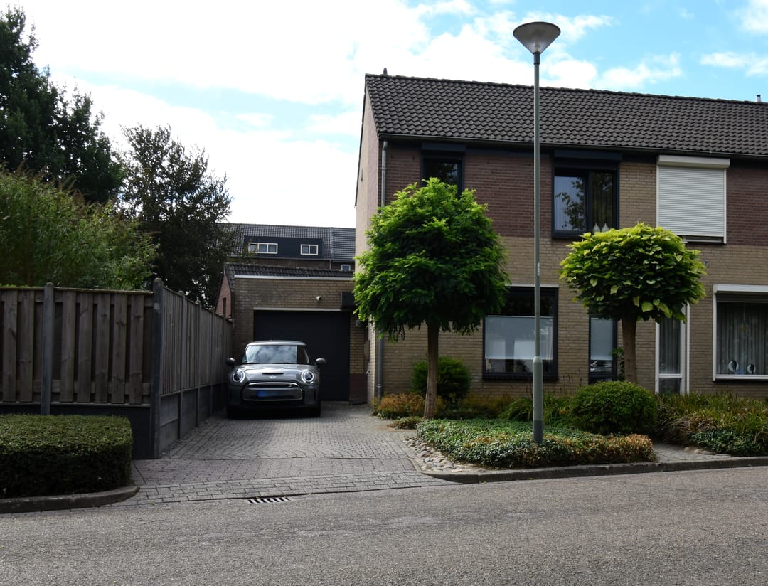 Foto 1 van Bombaard 1
