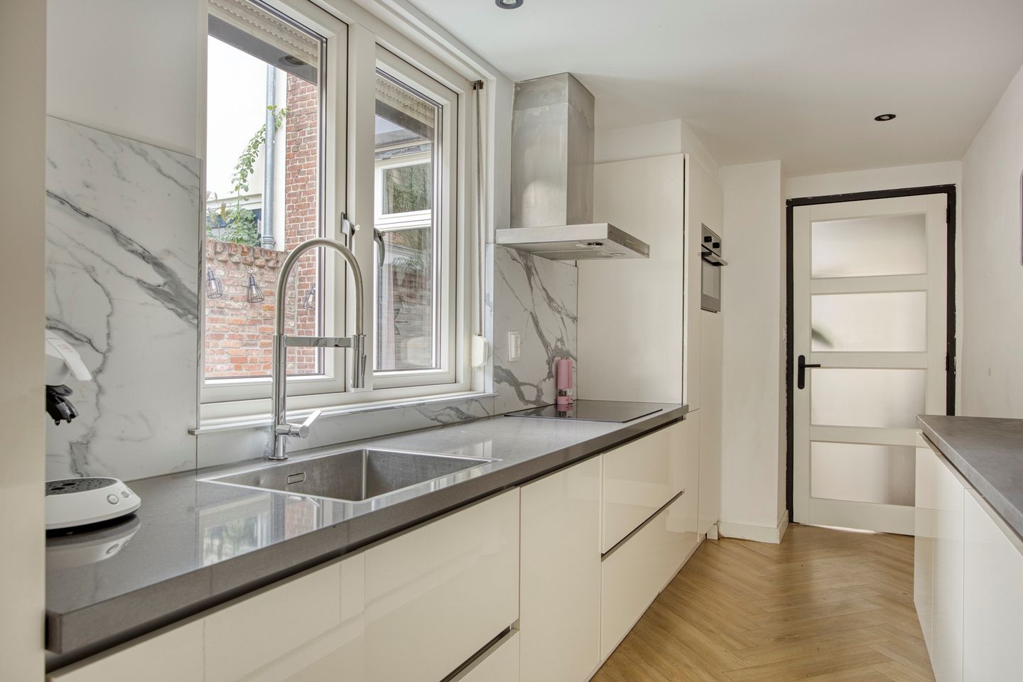 Photo 4 of Coehoornstraat 49