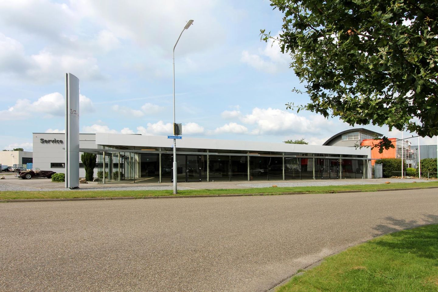 Bekijk foto 2 van Nobelstraat 7