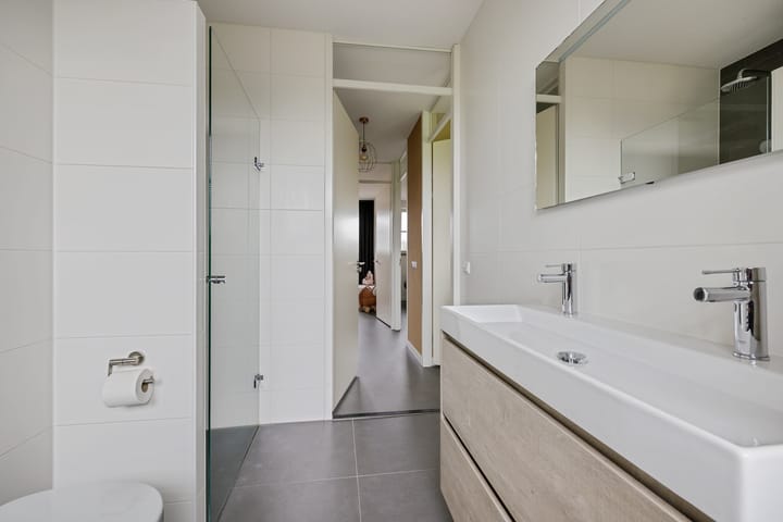 Hoekwoning te koop: Luytkemeer 5, Heerenveen