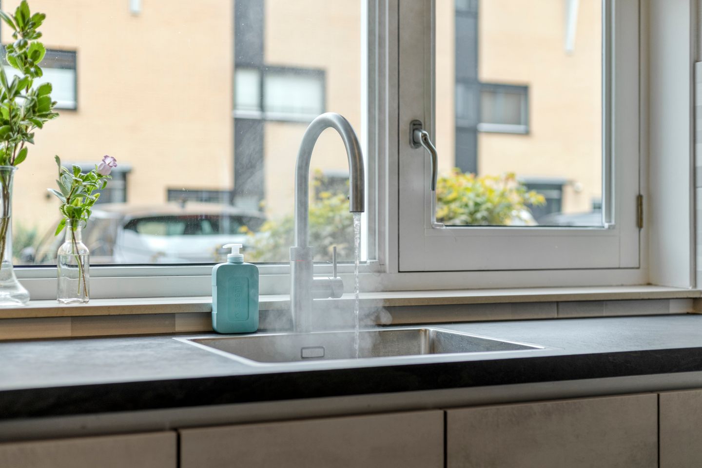 Photo 14 of Hooftstraat 36