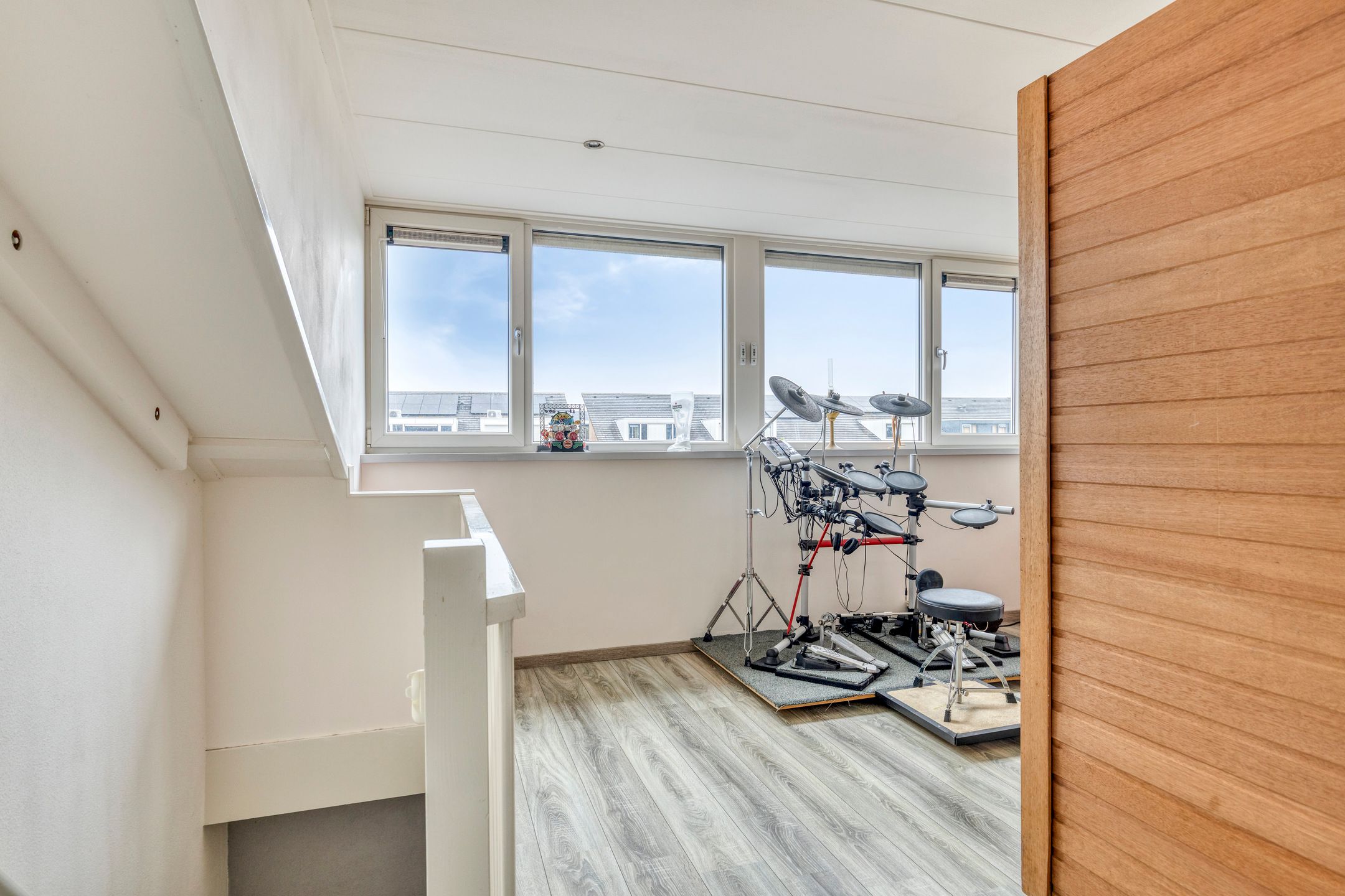 Photo 24 of Hooftstraat 36