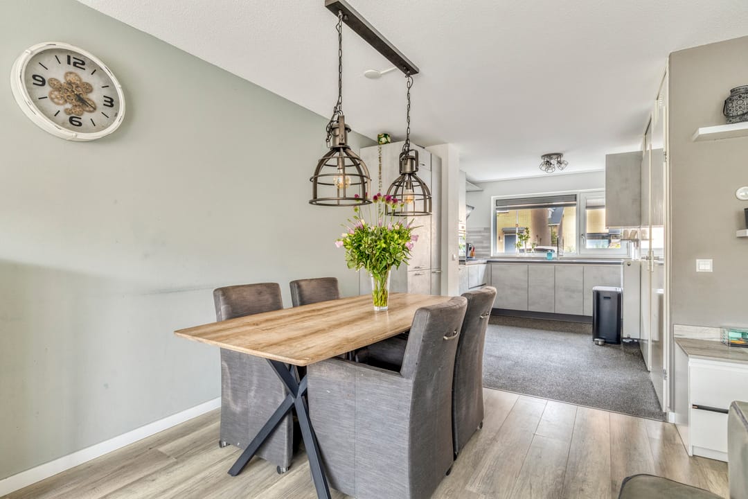 Photo 11 of Hooftstraat 36