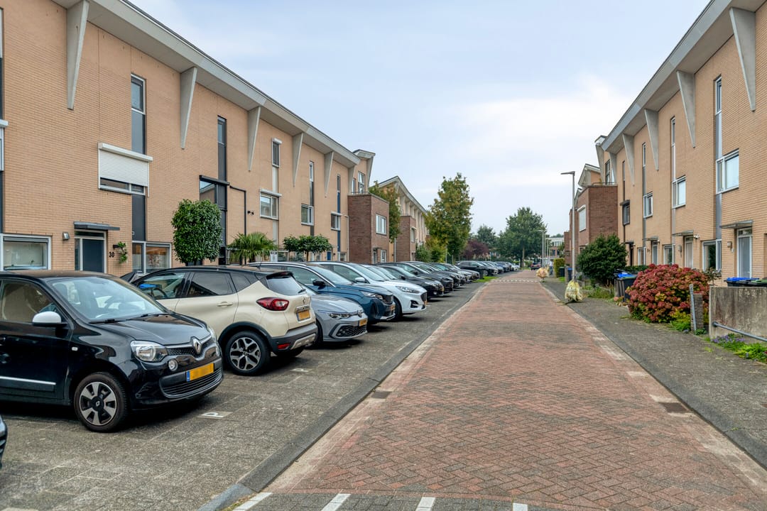 Photo 32 of Hooftstraat 36