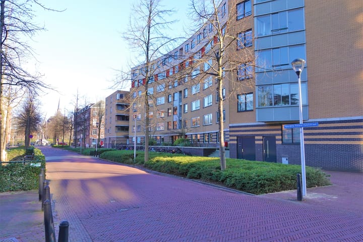 Foto 5 van Henriëtte Roland Holststraat 86