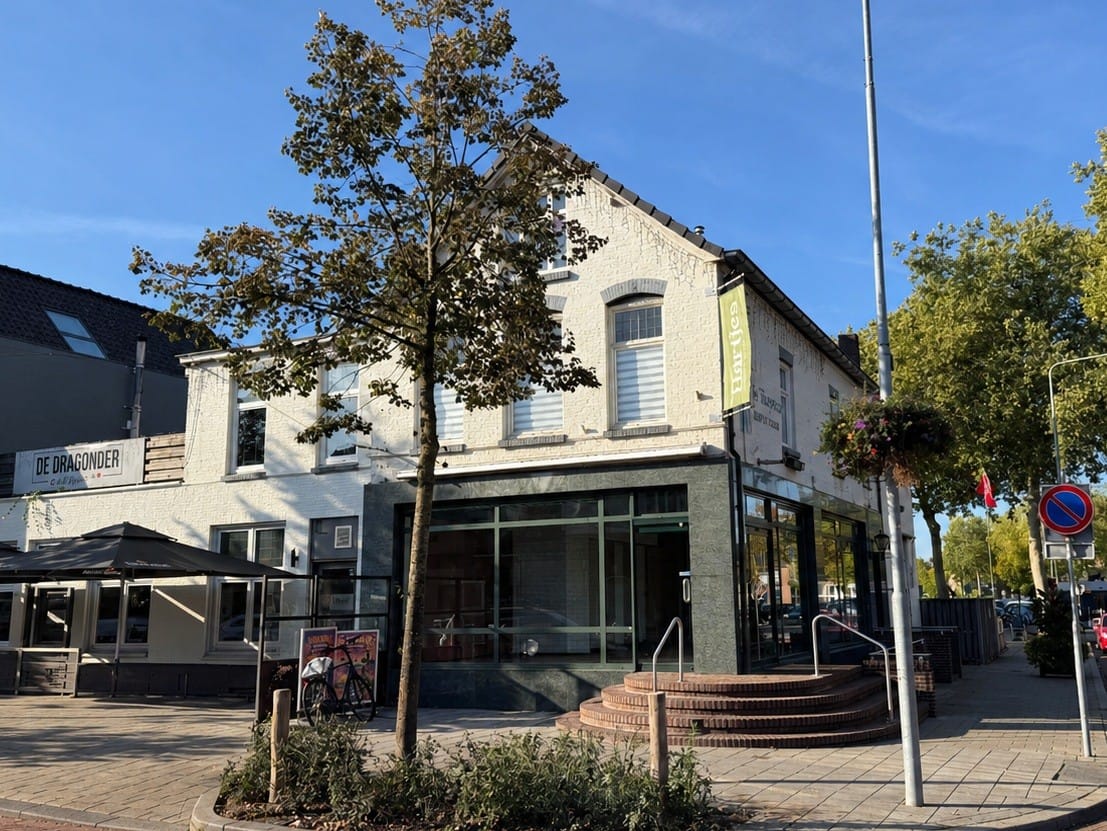 View photo 1 of Spoorstraat 101