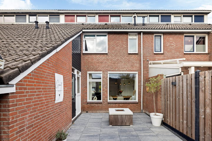 Tussenwoning te koop: Fuormanderij 10, Dronryp