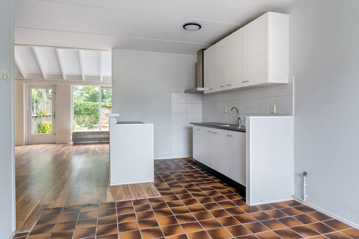 Tussenwoning te koop: Taniaburg 10, Leeuwarden