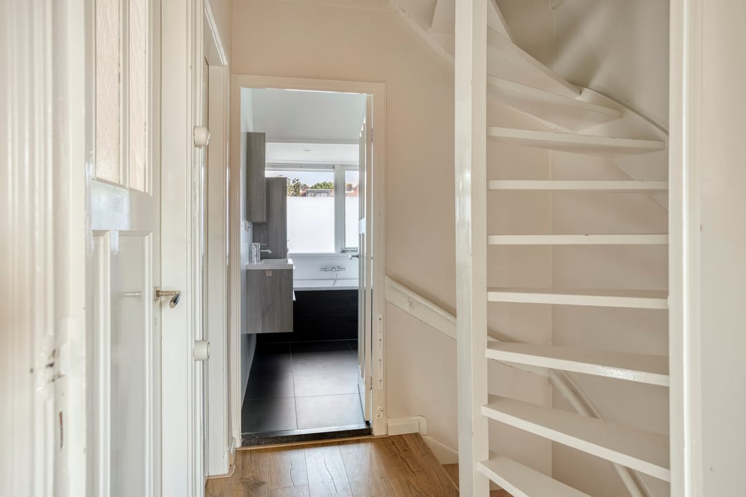 Photo 16 of Obrechtstraat 46
