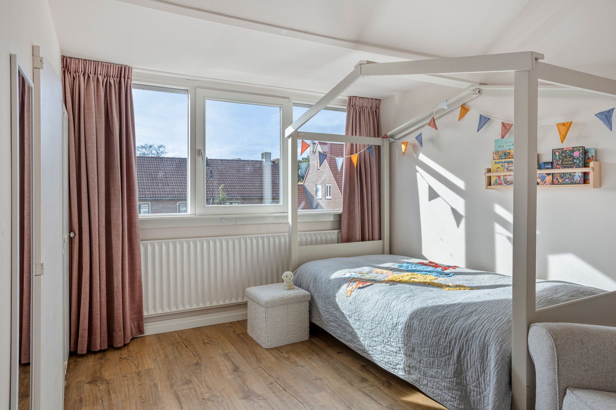 Photo 21 of Obrechtstraat 46
