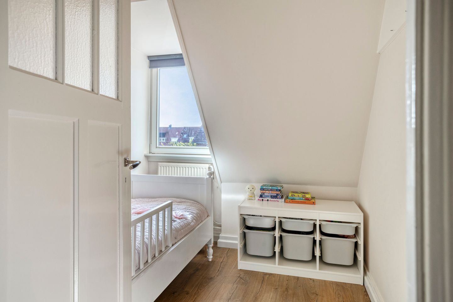 Photo 20 of Obrechtstraat 46