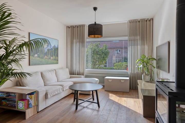 Photo 3 of Obrechtstraat 46