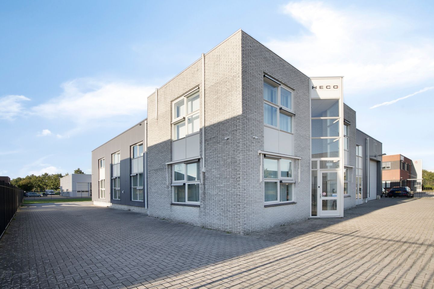 View photo 2 of Nervistraat 8