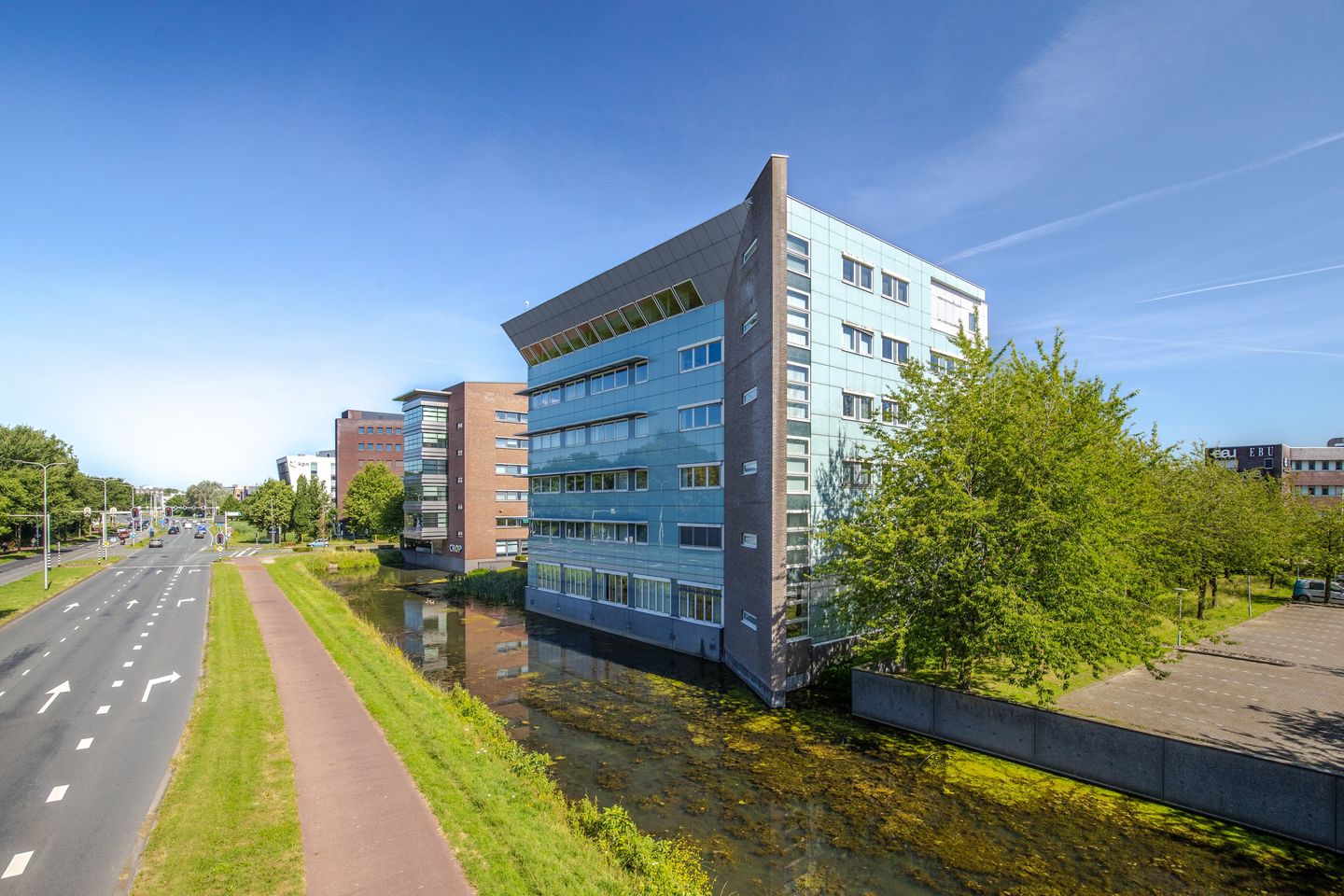 View photo 1 of Mr E.N. van Kleffensstraat 6