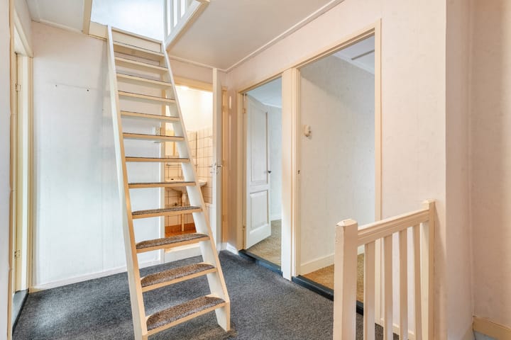 Tussenwoning te koop: Van Laersweg 13, Zwolle