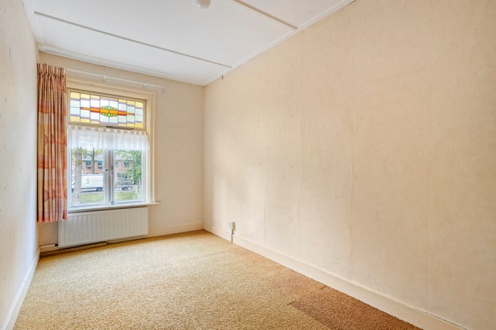 Tussenwoning te koop: Van Laersweg 13, Zwolle