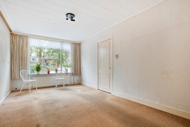 Tussenwoning te koop: Van Laersweg 13, Zwolle