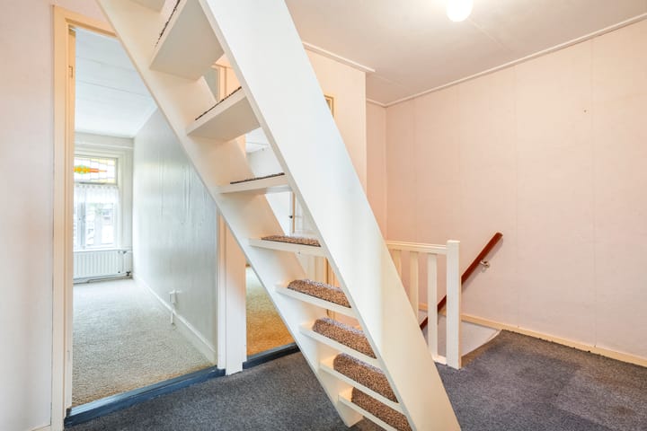 Tussenwoning te koop: Van Laersweg 13, Zwolle