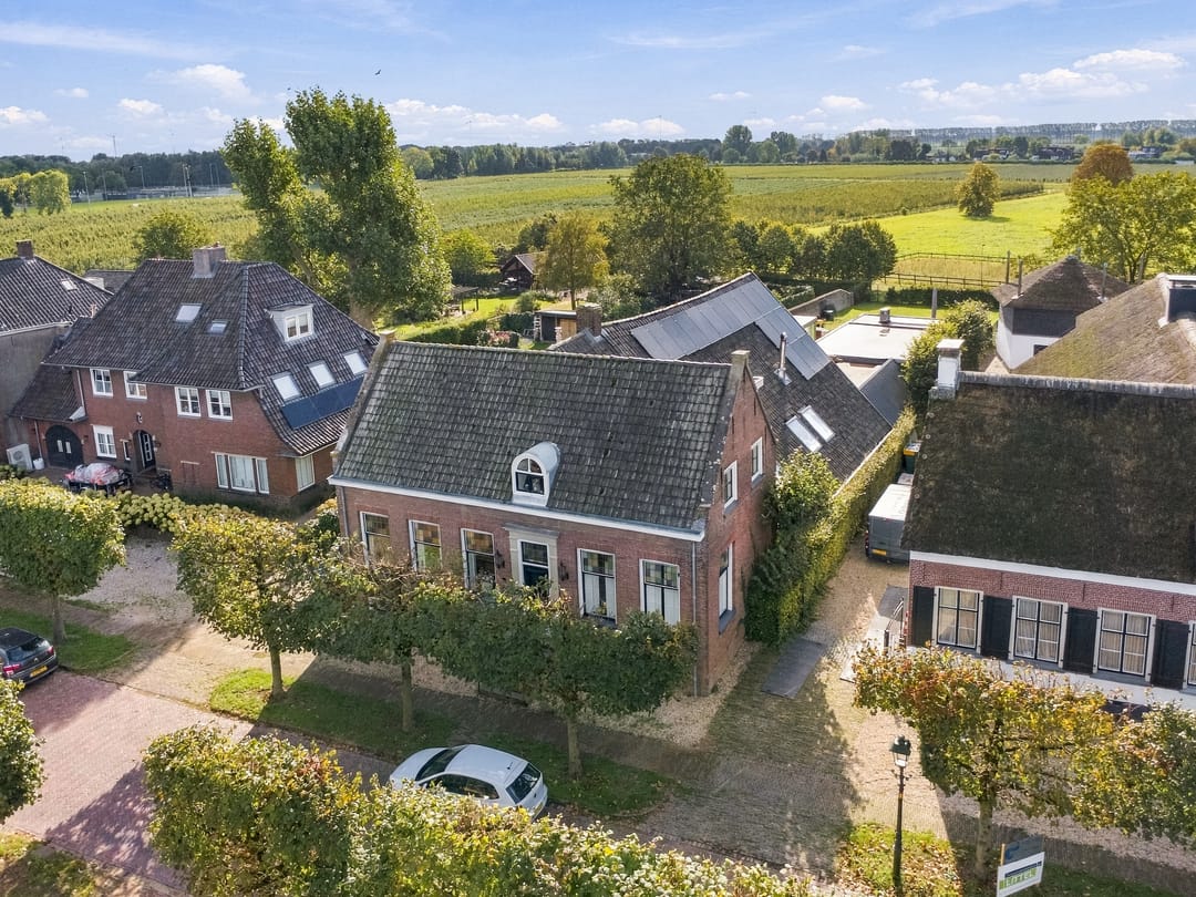 Photo 1 of Voorstraat 113