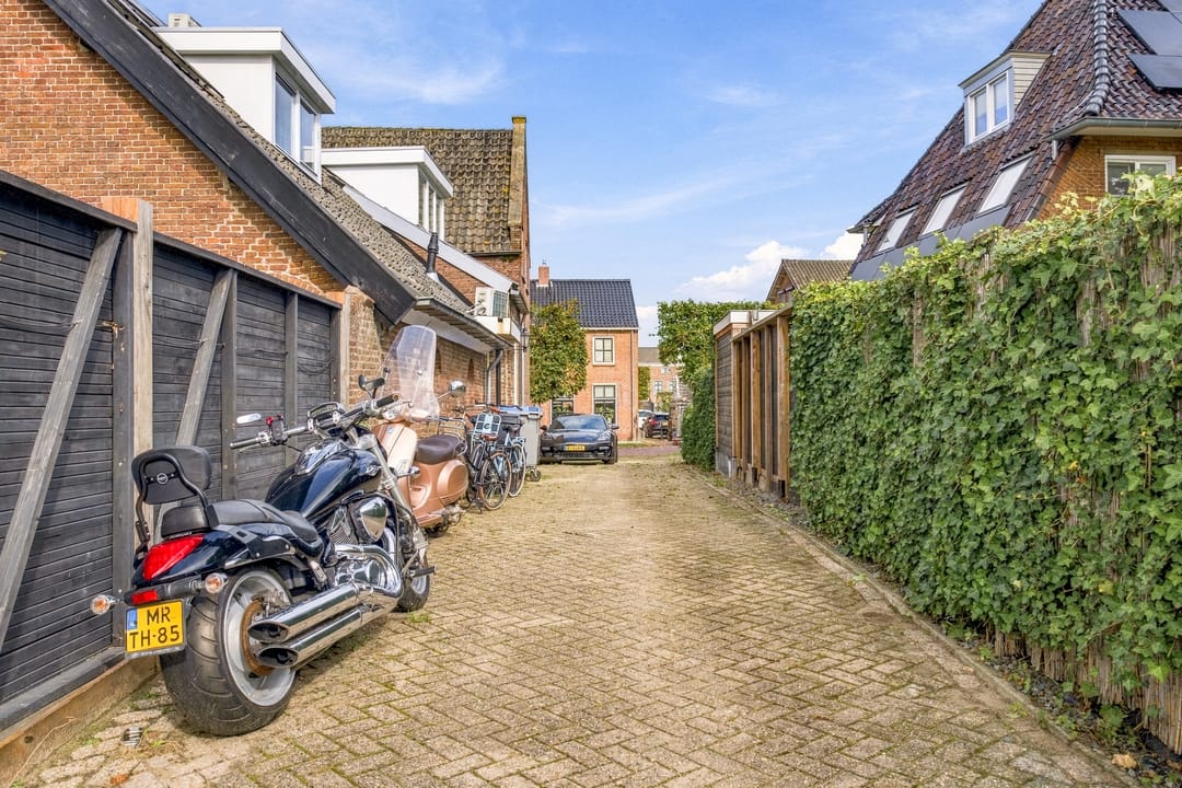 Photo 62 of Voorstraat 113