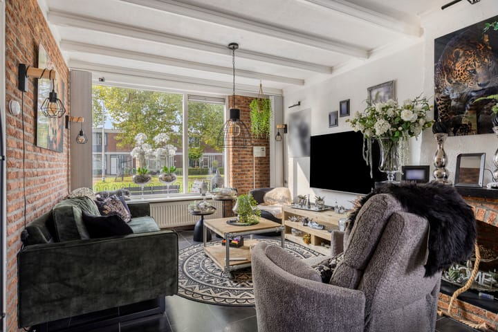 Photo 2 of Doorwerthstraat 8