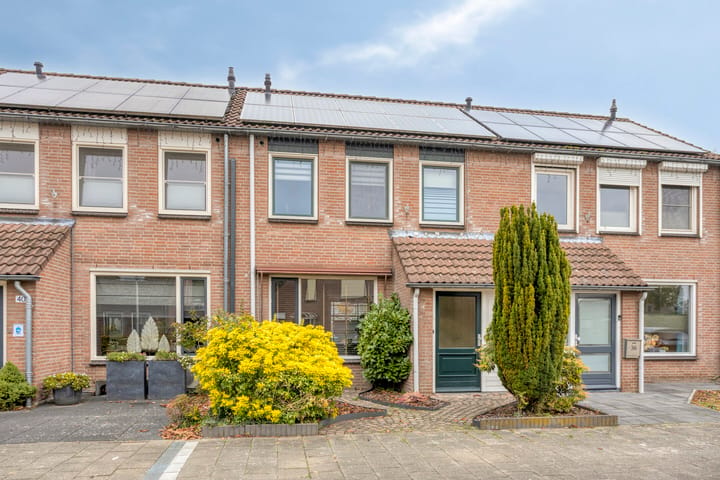 Tussenwoning te koop: Aalbersestraat 38, Helmond