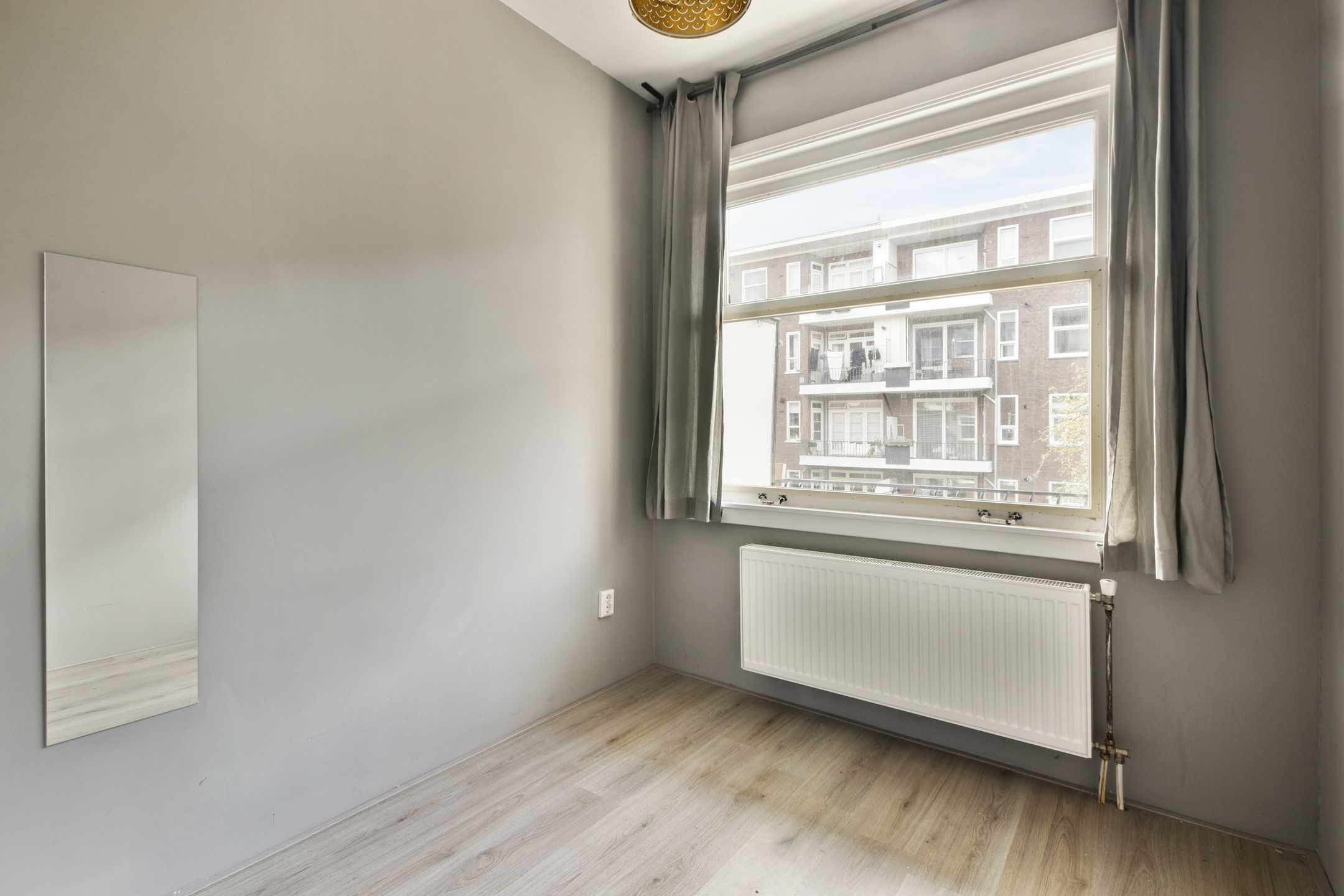 Photo 9 of Trouringhstraat 36-1