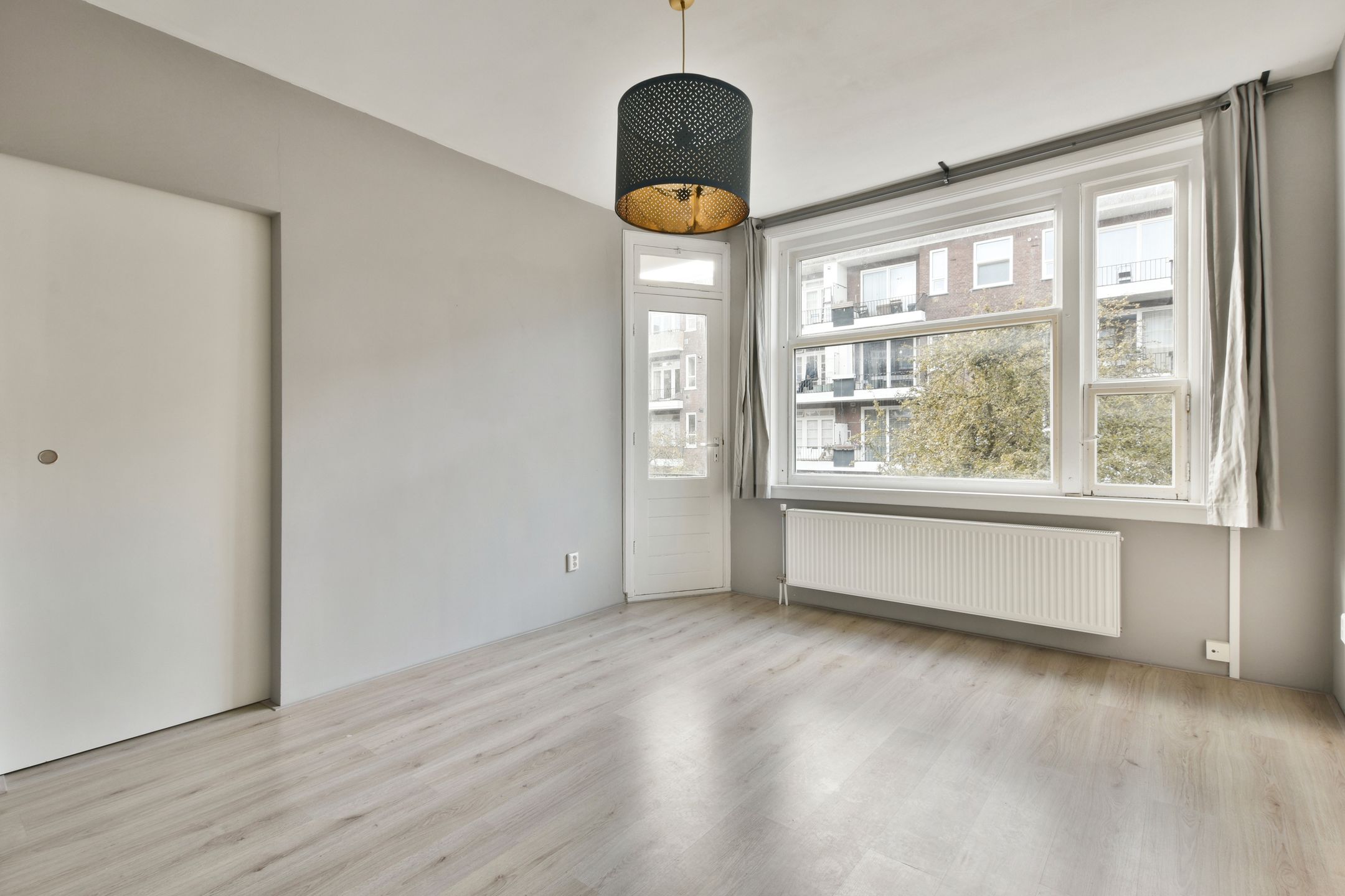 Photo 6 of Trouringhstraat 36-1