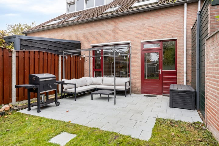 Tussenwoning te koop: Aalbersestraat 38, Helmond