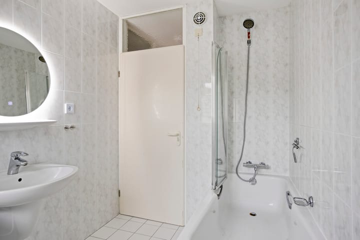 Tussenwoning te koop: Aalbersestraat 38, Helmond